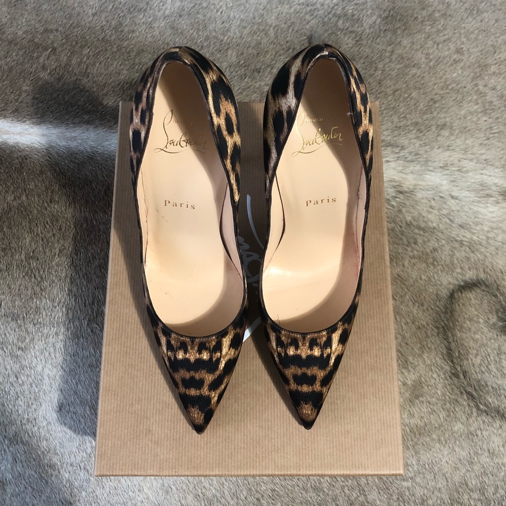 AUTH Christian Louboutin So Kate 120 Satin Leopard